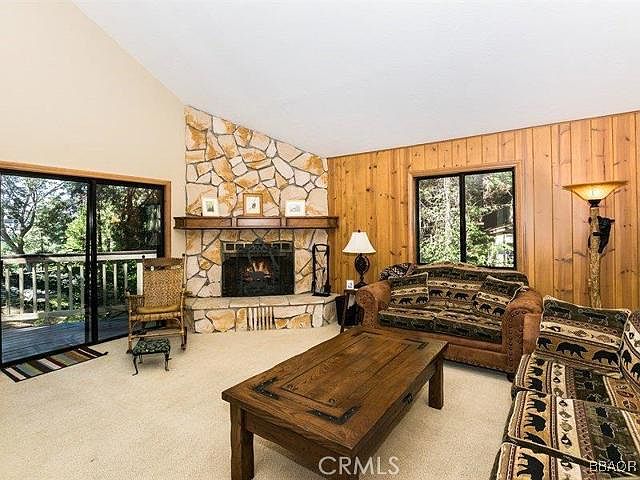1st image of 864 Oakmont Ln