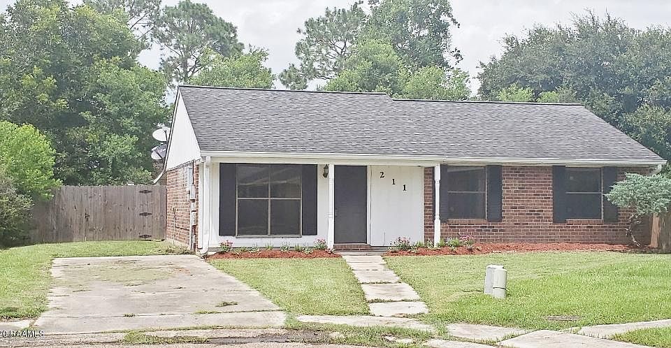 1st image of 211 Wilbourn Blvd
