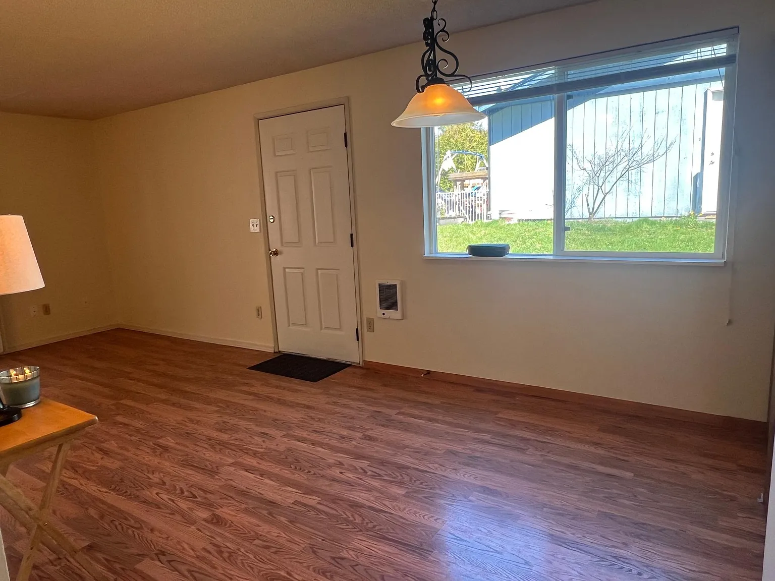 2 bed, 850 sqft, $1,600 — Photo 3