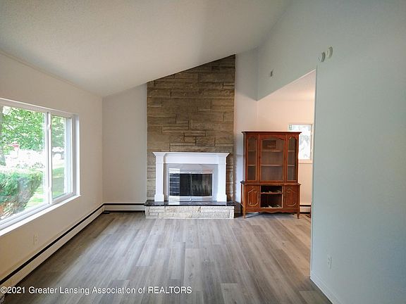 4th image of 6215 Woodland Dr