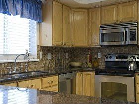 2nd image of 1129 E Birchbrook Cir