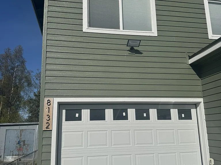Loganberry St — Photo 7