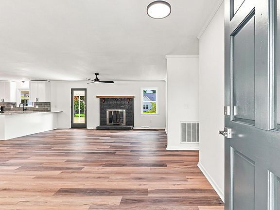 3rd image of 401 Wemberly Ln