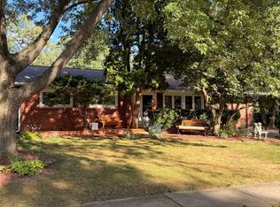 1965 Larchmont Rd, Hoffman Estates, IL 60169
