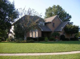 621 Reindeer Ln, Gahanna, OH 43230