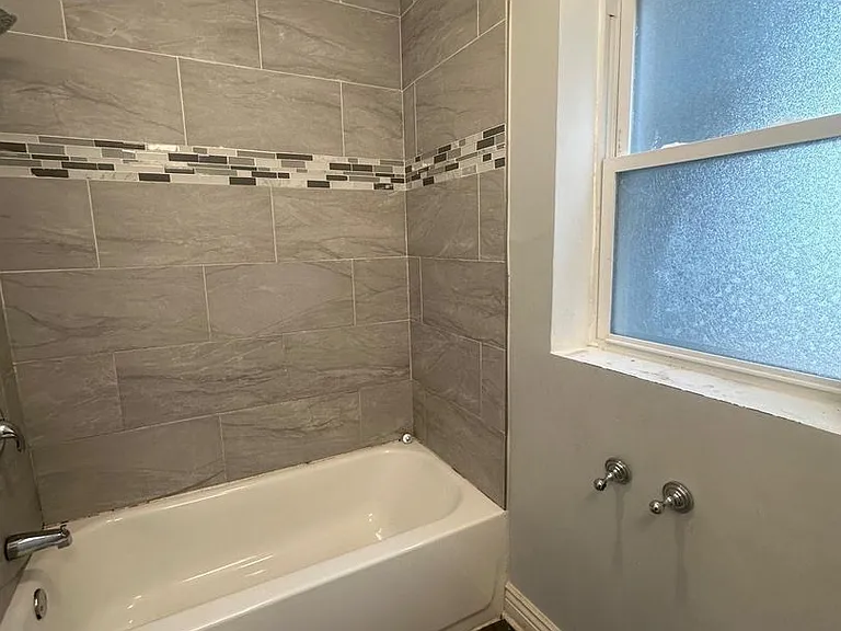 A & B Chicago Ventures LLC — Photo 4