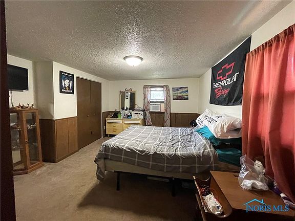 5th image of 104 Superior St