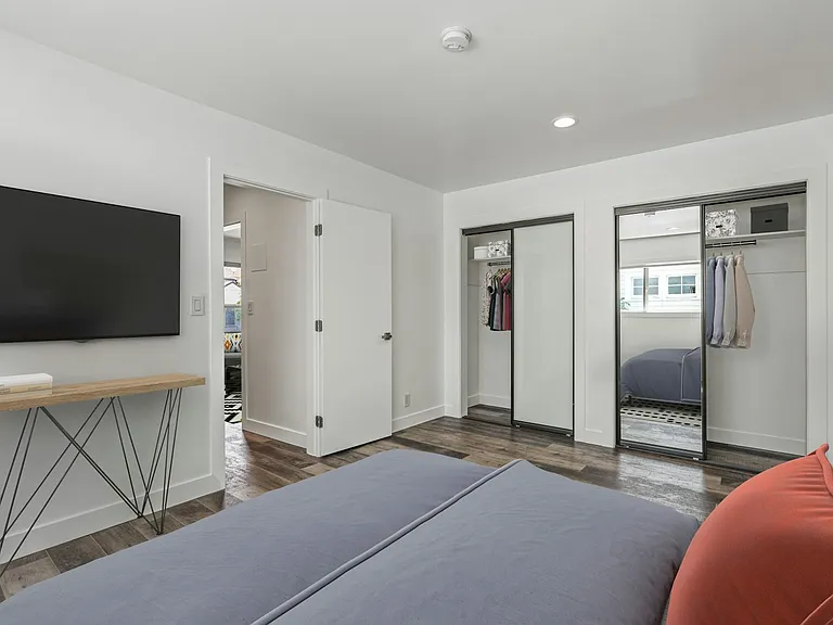 2730 Raymond Ave #9 — Photo 11