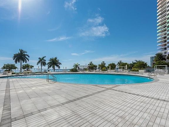 3rd image of 1541 Brickell Ave #C907