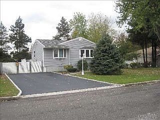 2nd image of 39 Leonard Ln