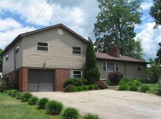 6208 Beverly Ct, Huntington, WV 25705