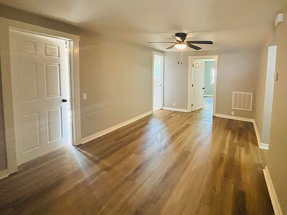 5th image of 1008 W McRae Ave