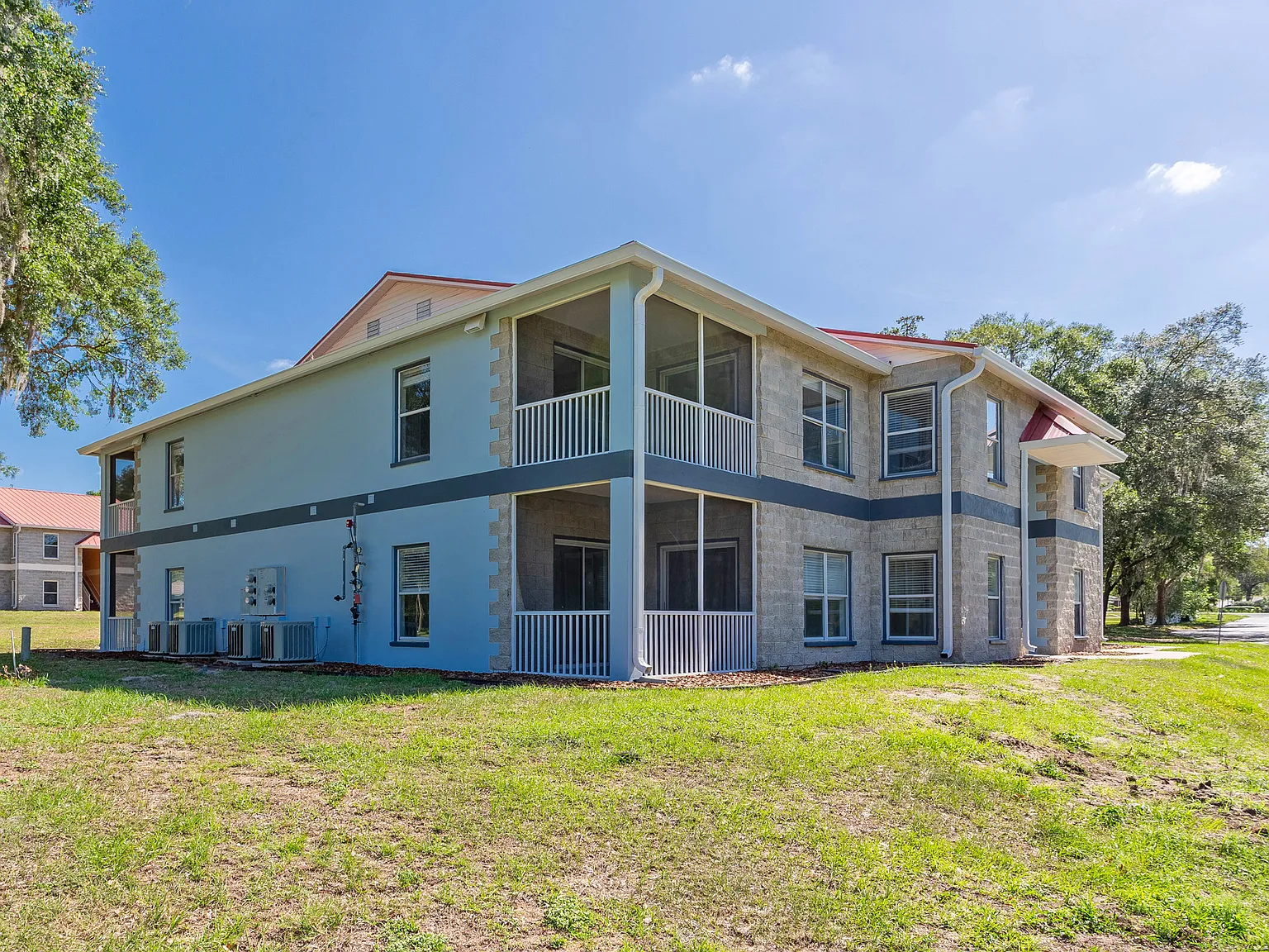 2 bed, 1200 sqft, $1,600 — Photo 1