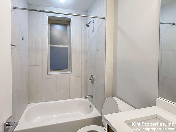 3rd image of 3911 N Janssen Ave #8E