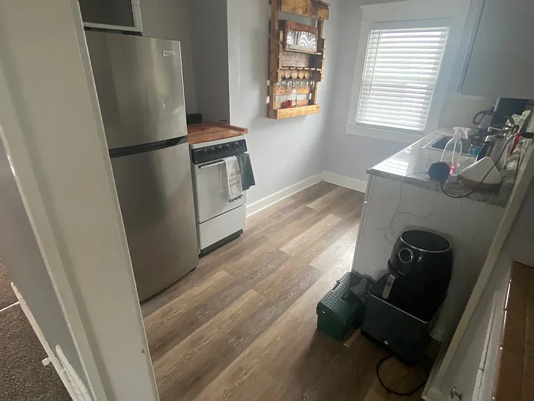 223 Parkwood Ave #2 — Photo 5