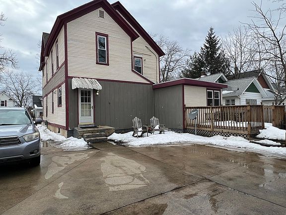 2nd image of 28 Lowell Ave NE