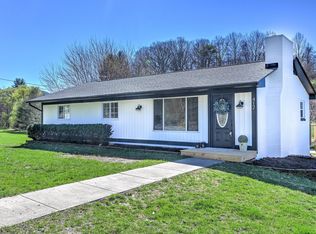 412 Rhoda St, Canton, NC 28716