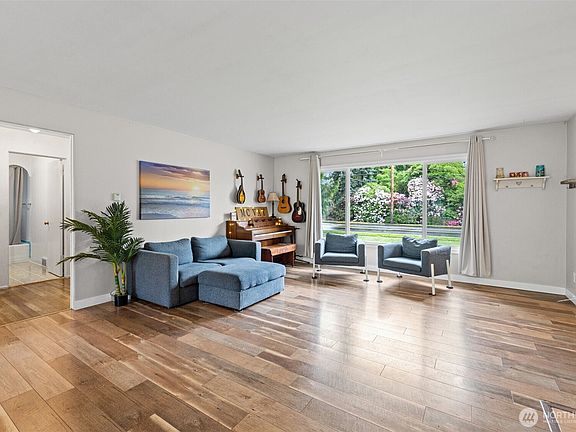 4th image of 1609 W Pioneer Avenue