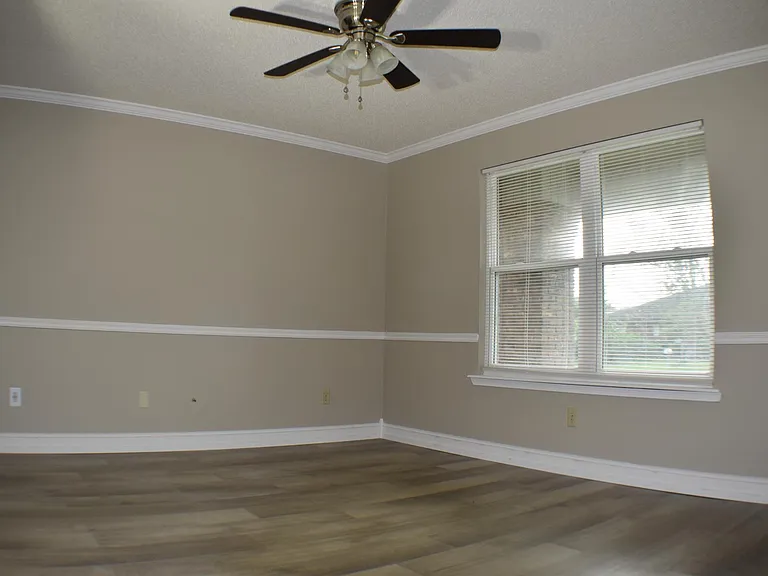 10439 Inverness Dr — Photo 10