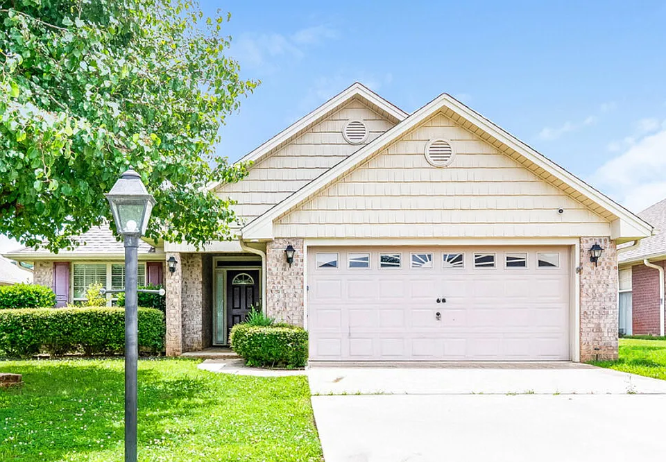 4056 Cambridge Dr