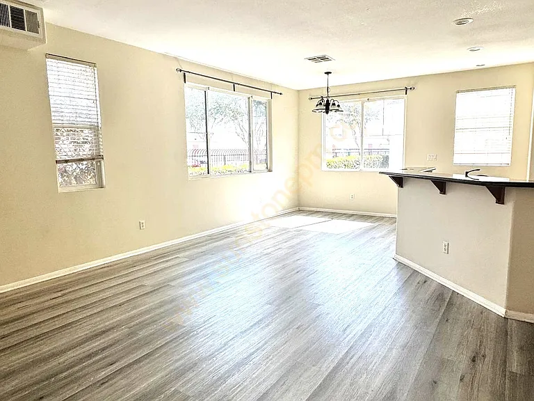 1443 Ledgestone Ln — Photo 3