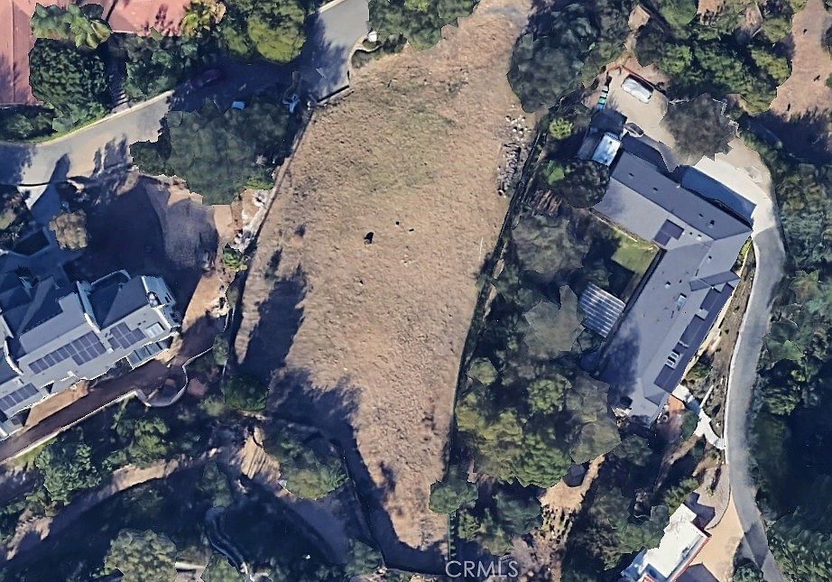 1st image of 12138 Skyline Dr #318