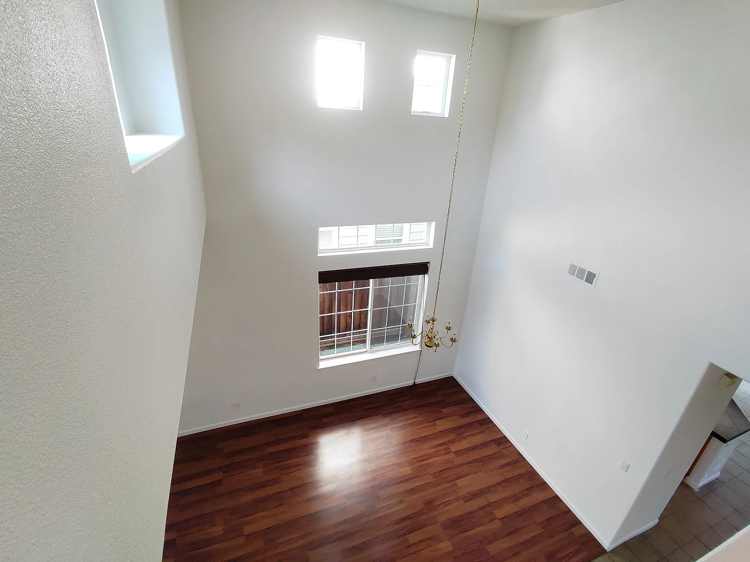 4 bed, 2290 sqft, $3,600 — Photo 4