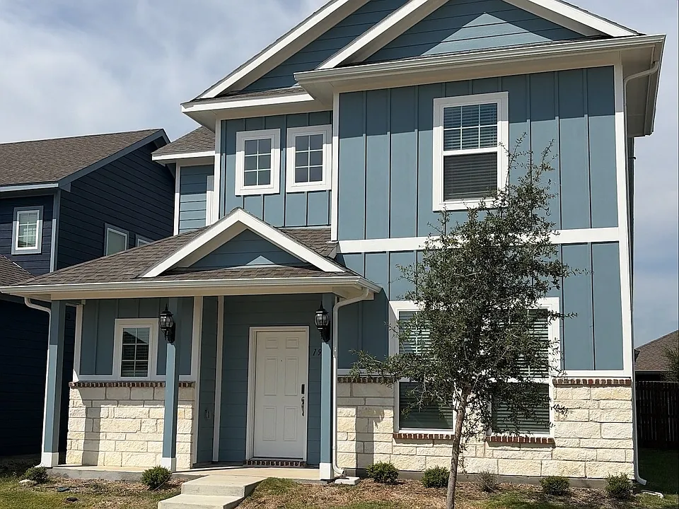 1902 Bluebonnet Ln