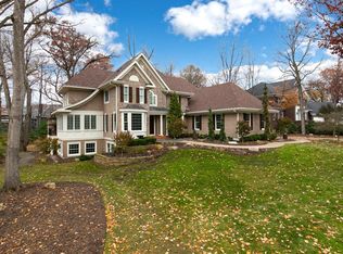 8678 Sherwood Blf, Eden Prairie, MN 55347