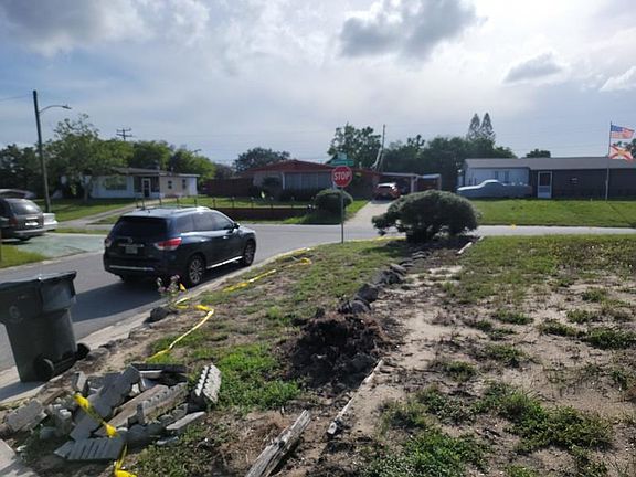 2nd image of 1700 Chaucer Rd