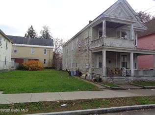 10 Grove Pl, Schenectady, NY 12307
