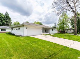 2902 N Woodbine Ter, Peoria, IL 61604