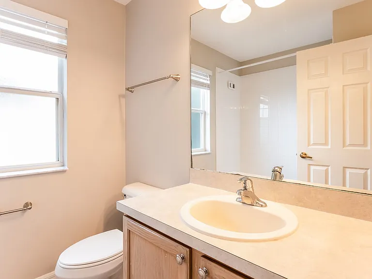 233 Bluff Pass Dr — Photo 15