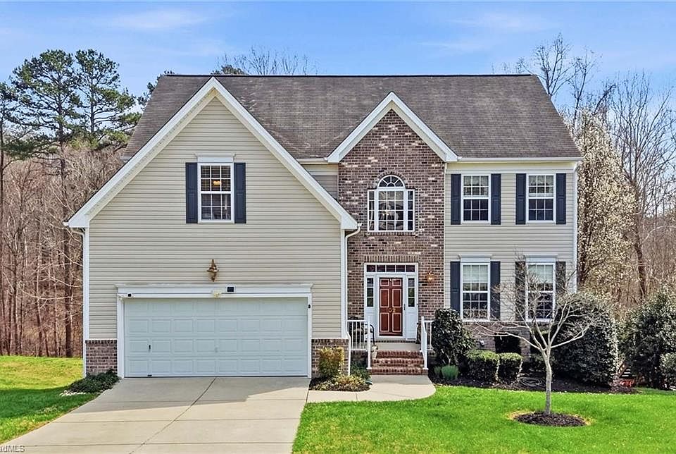 1st image of 102 Jamestown Oaks Dr