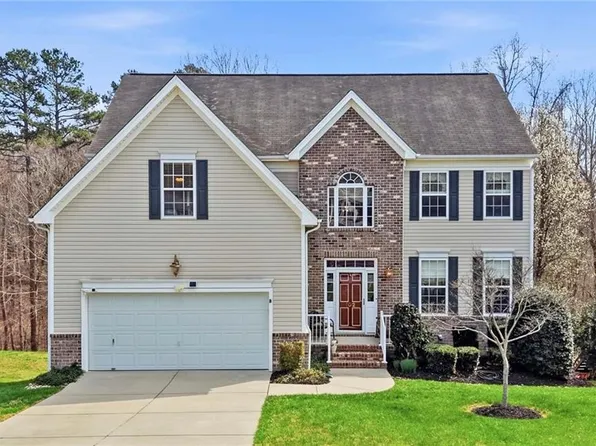 102 Jamestown Oaks Dr, Jamestown, NC 27282