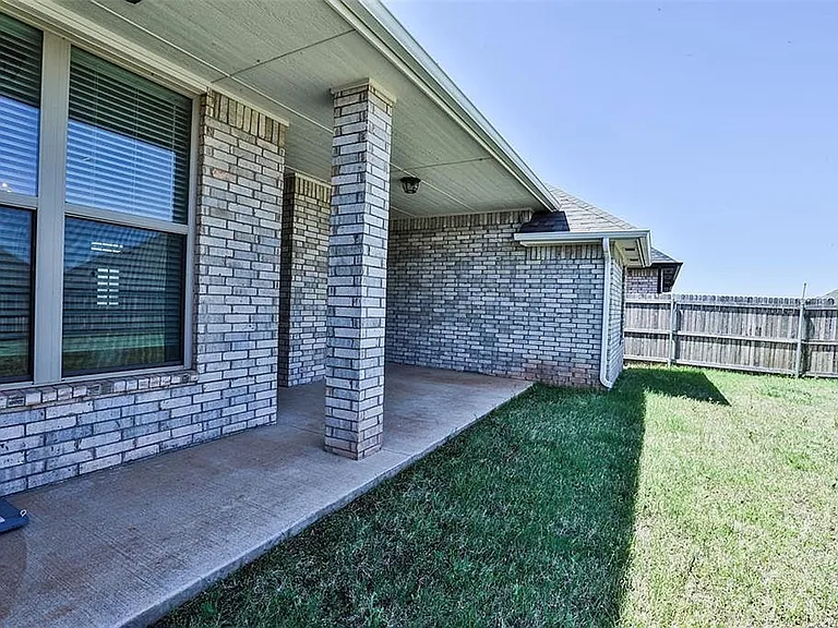 9301 SW 44th Ter — Photo 33