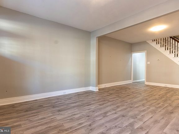 5th image of 126 Lehman St