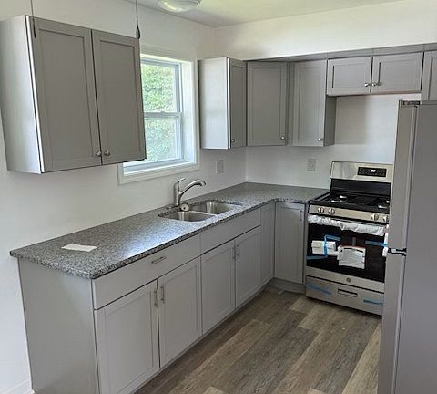 3rd image of 2870 Patterson Dr