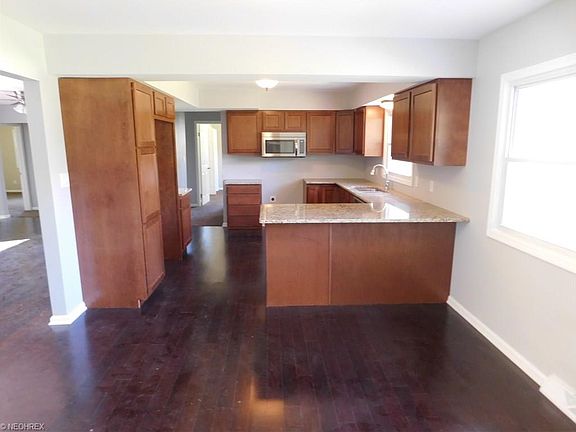 5th image of 1875 Marwell Blvd
