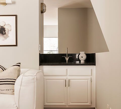 4th image of 3372 Rowena Ave APT 2