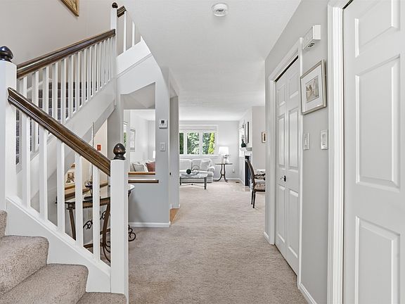 4th image of 33 Larkspur Court #123