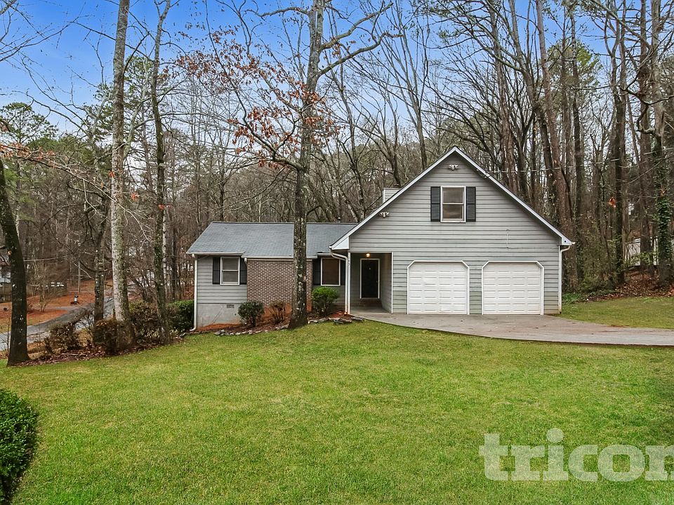 1st image of 605 Lake Dr