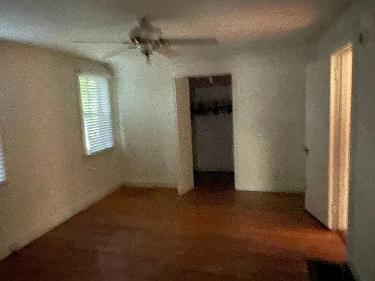1004 Gillock St — Photo 9