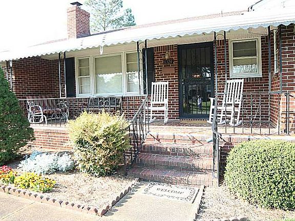 2nd image of 6324 Shelby Ln