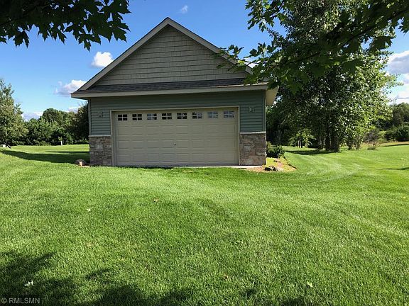4th image of 21081 Meadowbrook Cir N