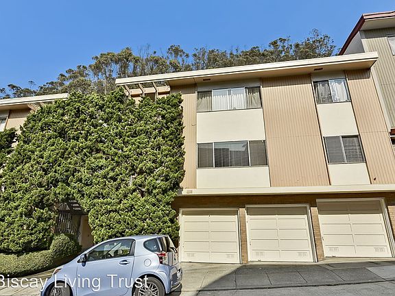 3rd image of 414 Warren Dr #1