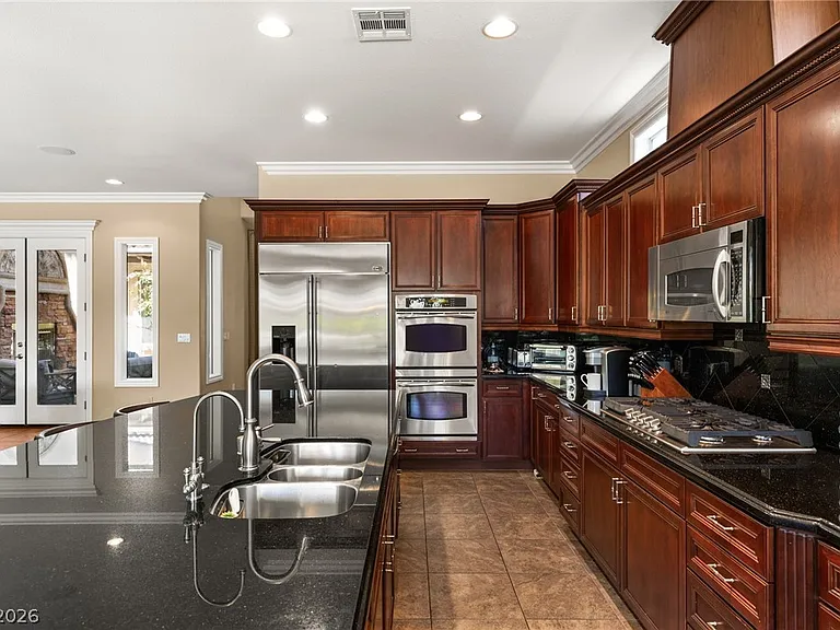 1399 Foothills Village Dr — Photo 16