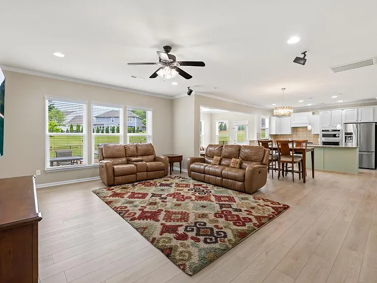1084 Crescent Moon Dr — Photo 13
