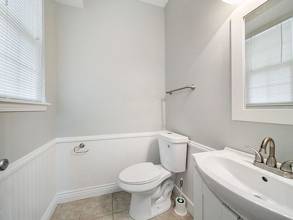 3rd image of 2926 Gypsum Cir