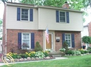 32015 W Chicago St, Livonia, MI 48150